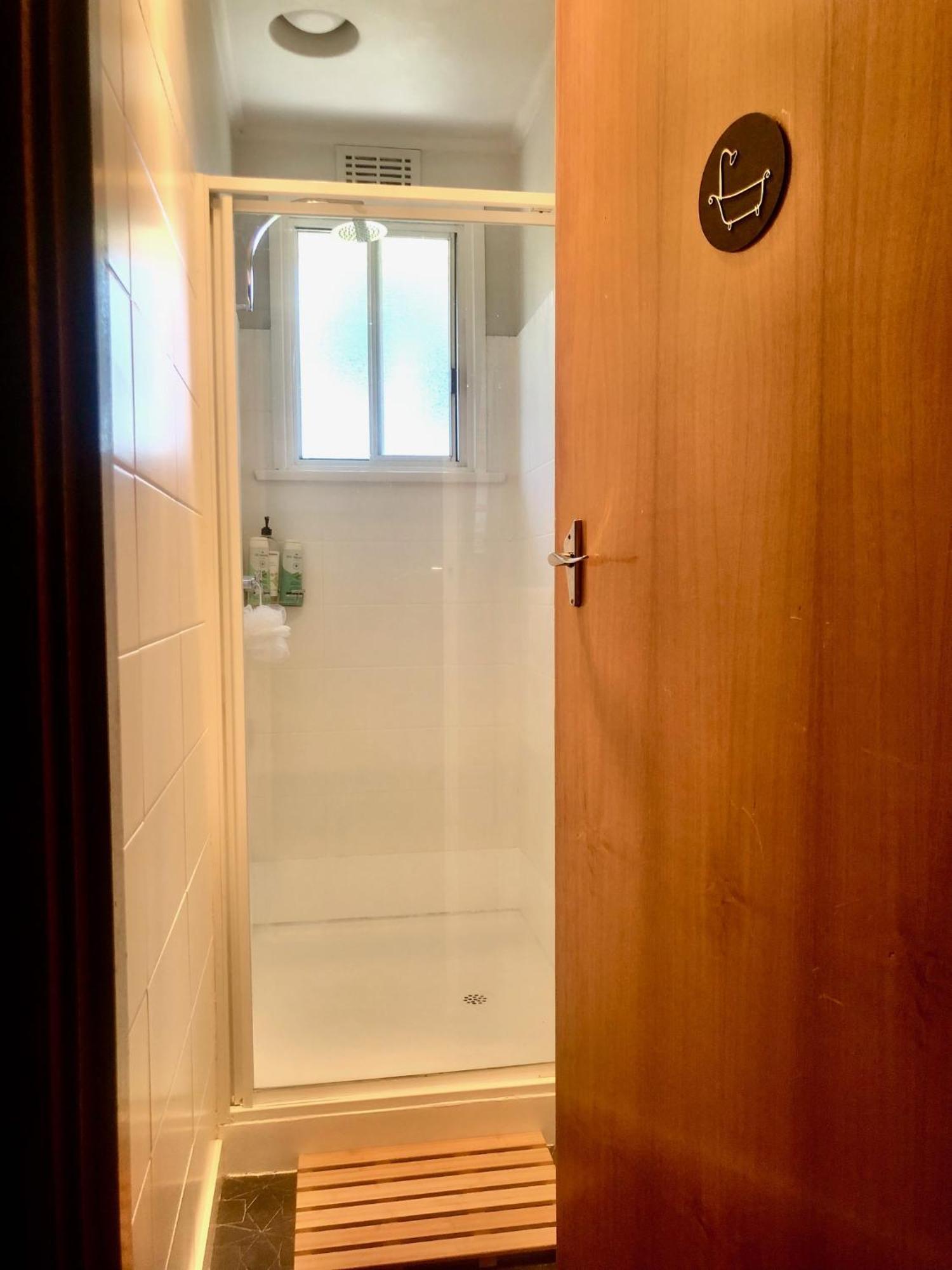 Lovely Budget Vegan Homestay Λόντσεστον Εξωτερικό φωτογραφία